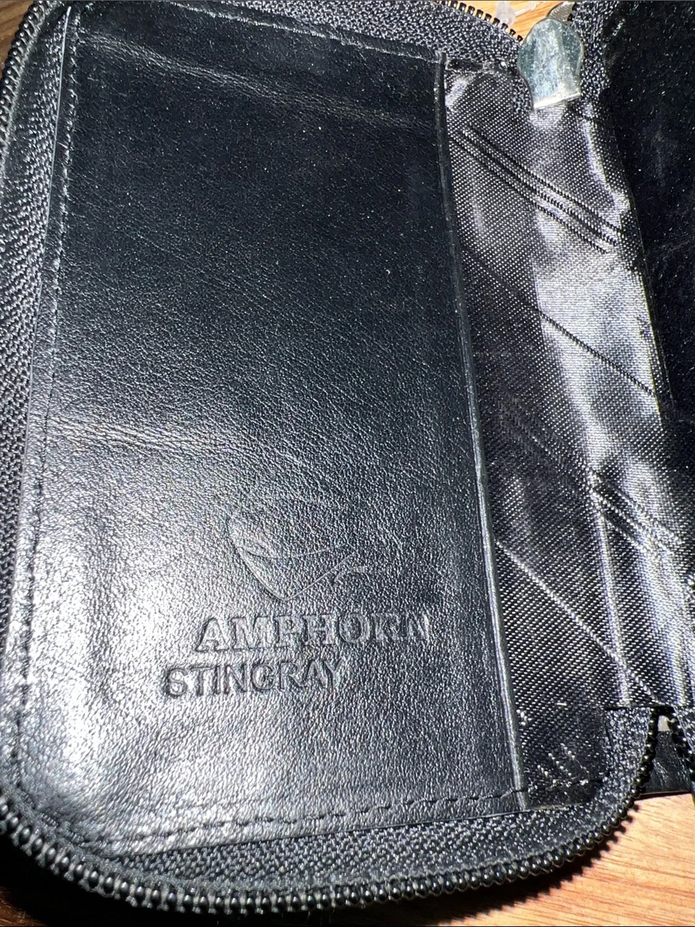 Amphorn Genuine Stingray Leather Black Zip Wristlet Wallet